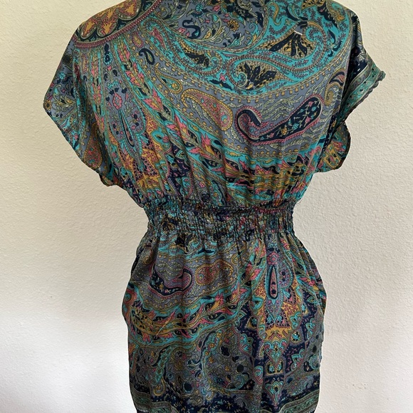 VERSATILE BLOUSE - Picture 3 of 3